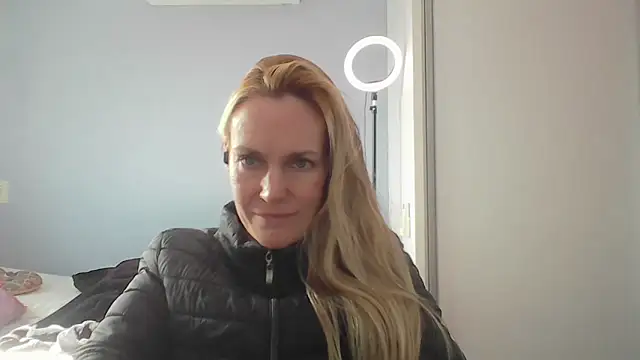 Snapshot of Annylove1 chatting on May 11, 2026, 4:59 pm Annylove1 online show from May 11, 2026, 4:59 pm