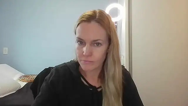 Snapshot of Annylove1 chatting on May 18, 2026, 10:54 am Annylove1 online show from May 18, 2026, 10:54 am