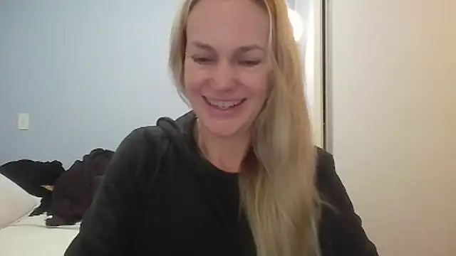 Snapshot of Annylove1 chatting on May 20, 2026, 12:22 pm Annylove1 online show from May 20, 2026, 12:22 pm
