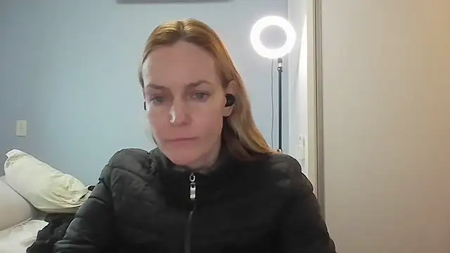 Snapshot of Annylove1 chatting on May 21, 2026, 10:44 am Annylove1 online show from May 21, 2026, 10:44 am