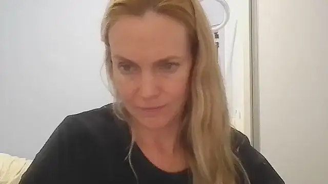 Snapshot of Annylove1 chatting on May 22, 2026, 12:07 am Annylove1 online show from May 22, 2026, 12:07 am