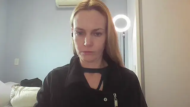 Snapshot of Annylove1 chatting on May 28, 2026, 10:45 am Annylove1 online show from May 28, 2026, 10:45 am