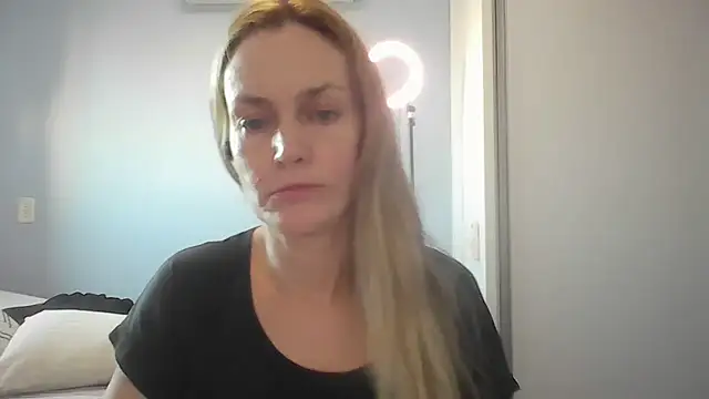 Snapshot of Annylove1 chatting on July 2, 2026, 10:54 am Annylove1 online show from July 2, 2026, 10:54 am