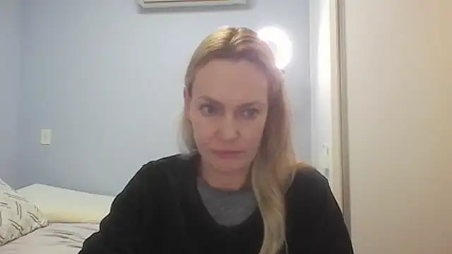Snapshot of Annylove1 chatting on July 7, 2026, 10:52 am Annylove1 online show from July 7, 2026, 10:52 am
