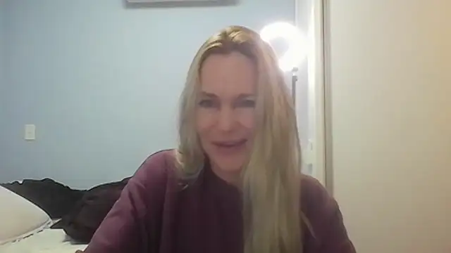 Snapshot of Annylove1 chatting on July 13, 2026, 12:30 pm Annylove1 online show from July 13, 2026, 12:30 pm