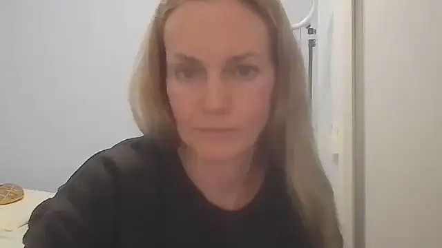 Snapshot of Annylove1 chatting on July 22, 2026, 12:13 am Annylove1 online show from July 22, 2026, 12:13 am