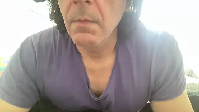 Snapshot of ALPHANDRE chatting on March 5, 2025, 9:05 am ALPHANDRE online show from March 5, 2025, 9:05 am