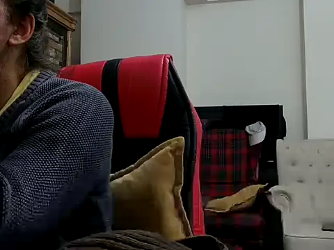 Snapshot of ALPHANDRE chatting on September 27, 2025, 6:13 pm ALPHANDRE online show from September 27, 2025, 6:13 pm