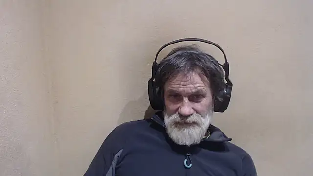 Snapshot of AlexNudo chatting on January 11, 2025, 6:01 pm AlexNudo online show from January 11, 2025, 6:01 pm