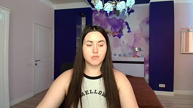 Roxie Bradley online show from February 18, 2025, 10:16 am