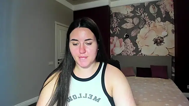 Roxie Bradley online show from September 18, 2025, 5:42 am