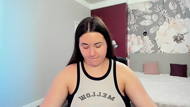 Roxie Bradley online show from November 21, 2025, 6:45 am