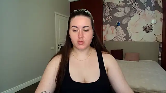 Snapshot of Roxie_Bradley chatting on May 22, 2026, 5:47 am Roxie Bradley online show from May 22, 2026, 5:47 am