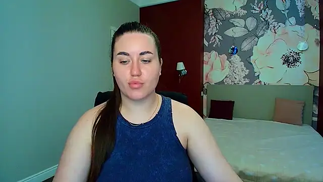 Snapshot of Roxie_Bradley chatting on May 25, 2026, 5:46 am Roxie Bradley online show from May 25, 2026, 5:46 am