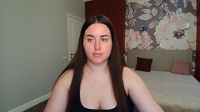 Snapshot of Roxie_Bradley chatting on June 5, 2026, 6:52 am Roxie Bradley online show from June 5, 2026, 6:52 am