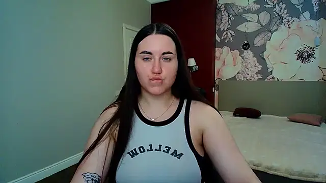 Roxie Bradley online show from July 1, 2026, 5:42 am