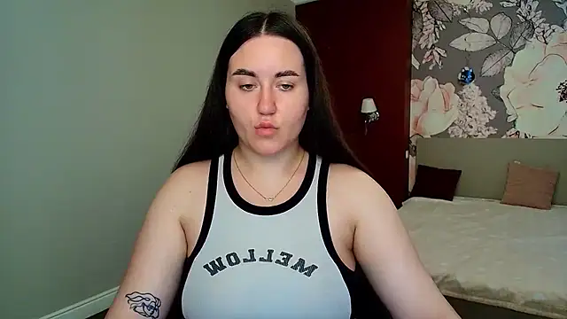 Roxie Bradley online show from July 8, 2026, 5:45 am