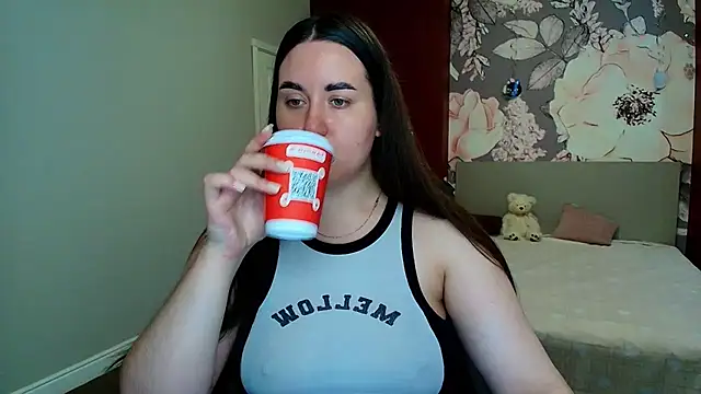 Roxie Bradley online show from July 9, 2026, 5:44 am