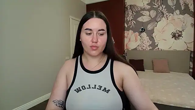 Roxie Bradley online show from July 24, 2026, 5:38 am