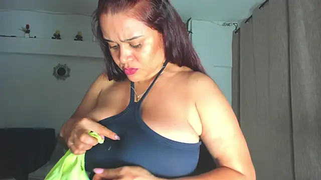 Snapshot of Sinthia_Collins chatting on June 26, 2026, 12:37 am Sinthia Collins online show from June 26, 2026, 12:37 am