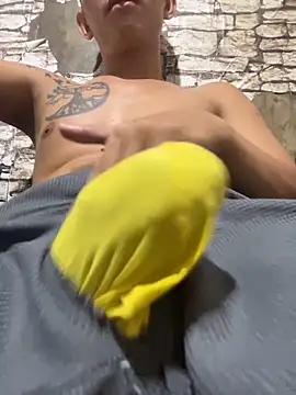 xlovercum online show from October 31, 2025, 4:19 pm