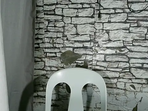 xlovercum online show from February 25, 2026, 5:22 pm