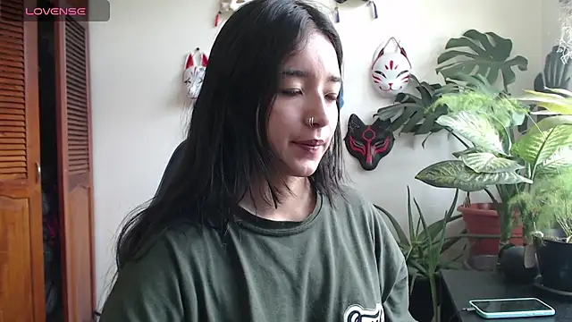 cat salo online show from March 17, 2025, 3:40 pm