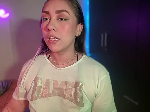 Im sophiie online show from January 28, 2025, 5:54 am