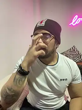 Im sophiie online show from February 20, 2025, 5:55 am