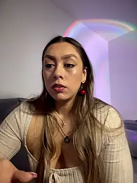 Snapshot of Im_sophiie chatting on August 2, 2026, 7:18 am Im sophiie online show from August 2, 2026, 7:18 am