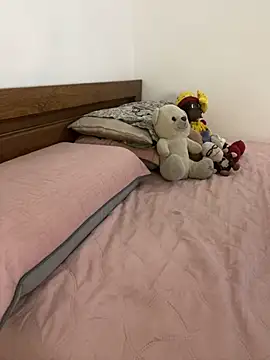  yisela  online show from March 18, 2025, 5:42 pm