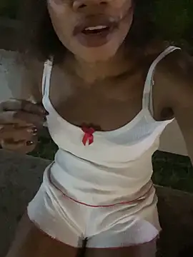 yisela  online show from June 12, 2026, 1:26 am