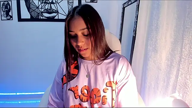 Snapshot of Ciara8 chatting on February 9, 2025, 2:49 am Ciara8 online show from February 9, 2025, 2:49 am