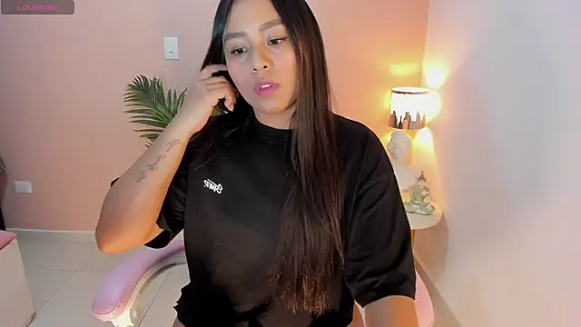 Snapshot of Ciara8 chatting on October 27, 2025, 1:37 pm Ciara8 online show from October 27, 2025, 1:37 pm