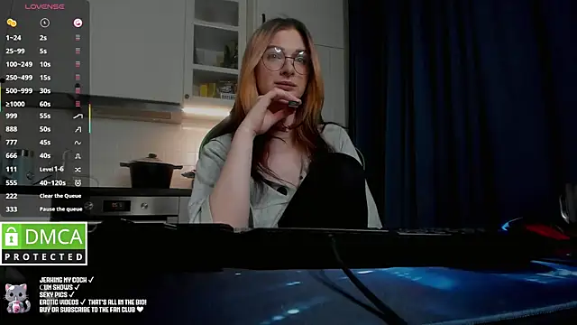 Snapshot of Lee_Loo chatting on March 3, 2025, 4:35 pm Lee Loo online show from March 3, 2025, 4:35 pm