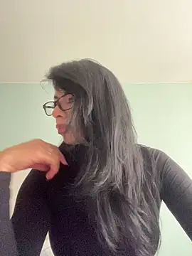 Miaparkerss  online show from April 28, 2026, 5:07 pm