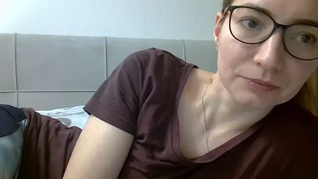 Ashleyspice online show from February 17, 2025, 7:47 am