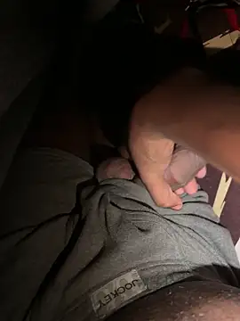 Snapshot of zeus_3241 chatting on December 17, 2025, 9:10 pm zeus 3241 online show from December 17, 2025, 9:10 pm