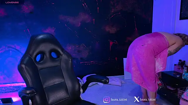 Laura takint online show from January 13, 2026, 7:19 pm