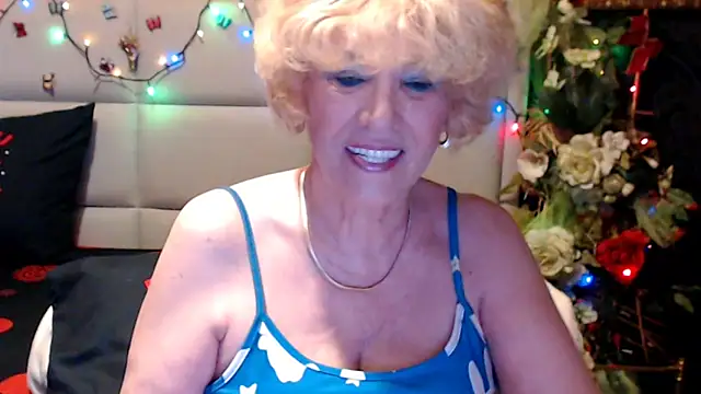 HappyWomanOn online show from June 15, 2026, 9:33 am