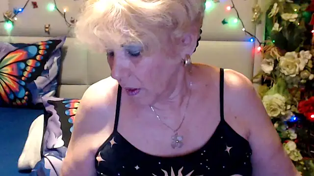 Snapshot of HappyWomanOn chatting on June 28, 2026, 9:26 am HappyWomanOn online show from June 28, 2026, 9:26 am