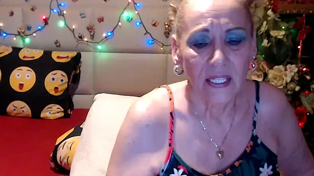 Snapshot of HappyWomanOn chatting on July 16, 2026, 9:26 am HappyWomanOn online show from July 16, 2026, 9:26 am