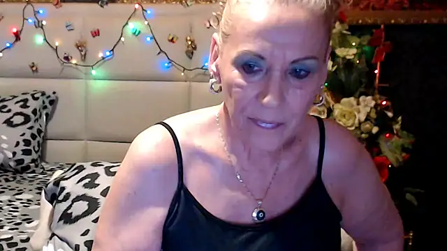 Snapshot of HappyWomanOn chatting on July 20, 2026, 8:50 am HappyWomanOn online show from July 20, 2026, 8:50 am