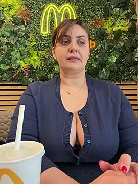 AnneKane online show from March 12, 2026, 11:16 am