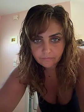 Snapshot of AnneKane chatting on July 28, 2026, 10:21 am AnneKane online show from July 28, 2026, 10:21 am