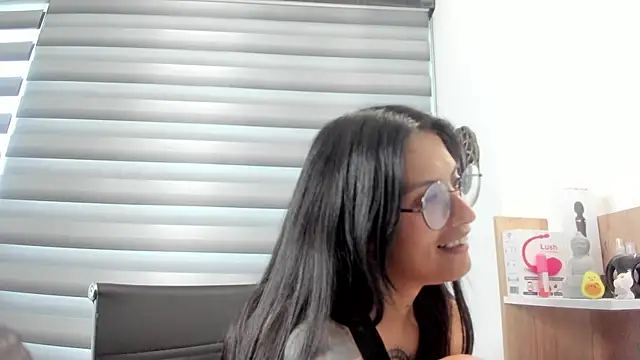 Snapshot of nia__white chatting on March 4, 2025, 8:16 pm nia white online show from March 4, 2025, 8:16 pm