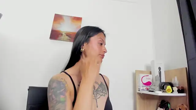 Snapshot of nia__white chatting on May 25, 2026, 1:22 am nia white online show from May 25, 2026, 1:22 am