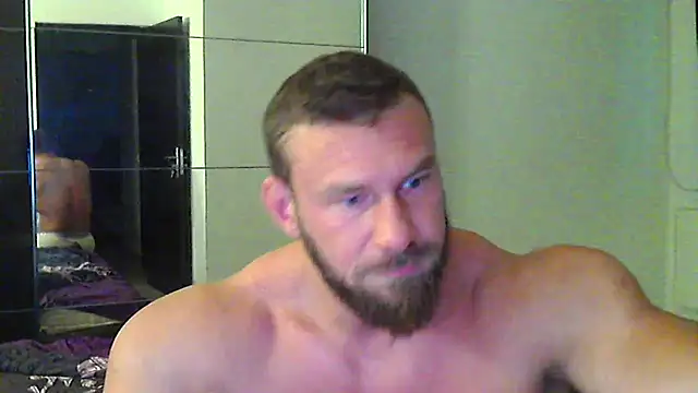Snapshot of muscularkevin chatting on May 16, 2026, 3:25 am muscularkevin online show from May 16, 2026, 3:25 am