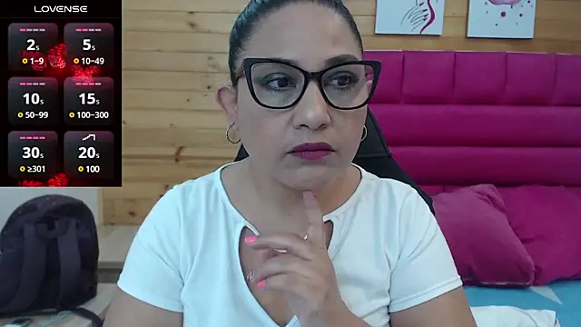 Snapshot of Katha_Marck chatting on December 17, 2024, 2:44 pm Katha Marck online show from December 17, 2024, 2:44 pm