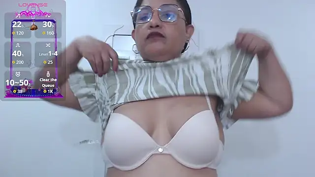 Snapshot of Katha_Marck chatting on September 24, 2025, 1:36 pm Katha Marck online show from September 24, 2025, 1:36 pm